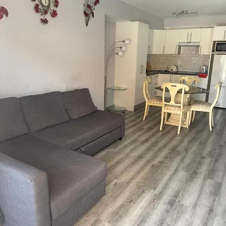Appartement Americas 1-bed Sleeps 5 Pool Parking