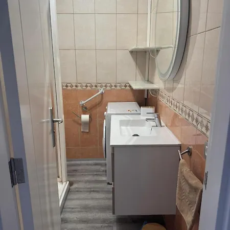 Americas 1-bed Sleeps 5 Pool Parking Appartement *